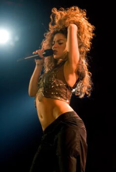 Shakira sexy